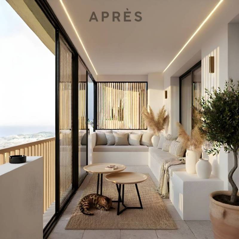 Loggia rénovée à Borgo avec banquette sur mesure, décoration méditerranéenne et éclairage LED – La Maison By L